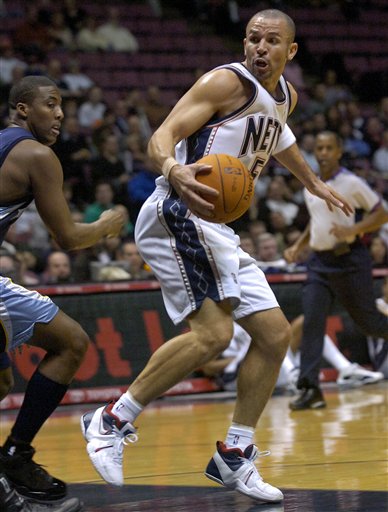 年的收入与 年的收入与