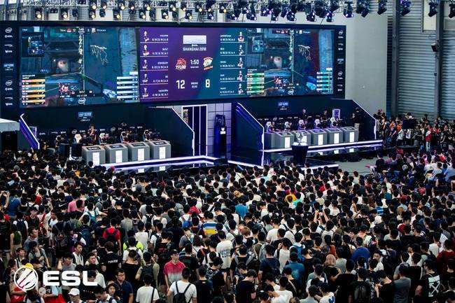 外线年轻后 外线年轻后